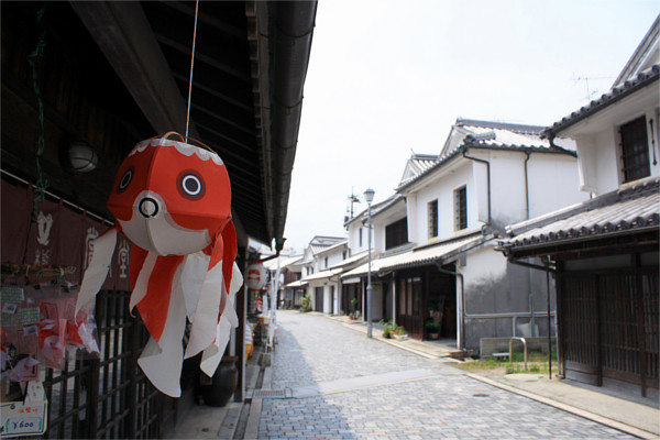 白壁の町並み