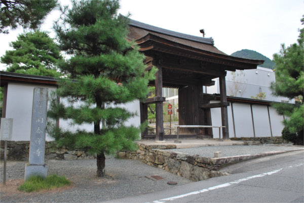 洞春寺　山門